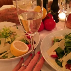Gluten-free salads and champagne from Mamo