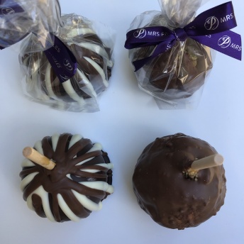 Gluten-free chocolate caramel apples by Mrs. Prindables